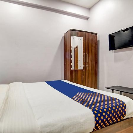 Spot On 76764 Hotel Lux Indore Esterno foto