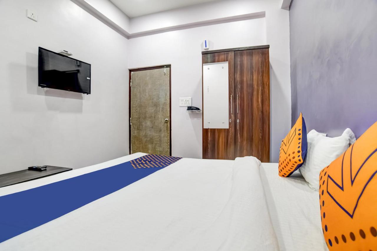 Spot On 76764 Hotel Lux Indore Esterno foto