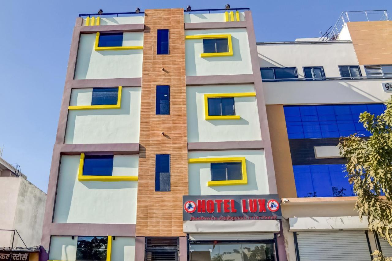 Spot On 76764 Hotel Lux Indore Esterno foto