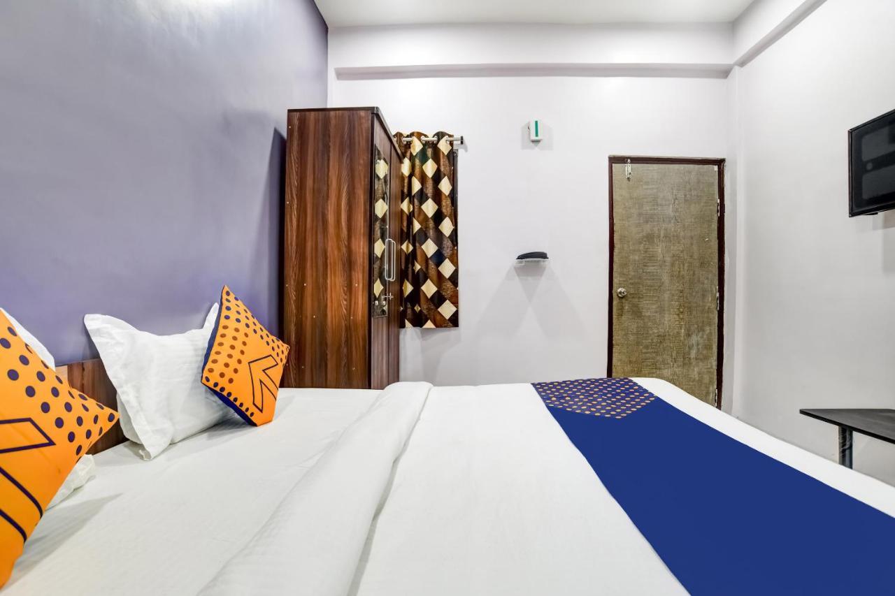 Spot On 76764 Hotel Lux Indore Esterno foto