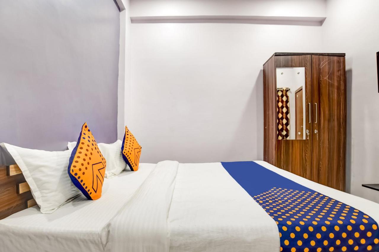 Spot On 76764 Hotel Lux Indore Esterno foto