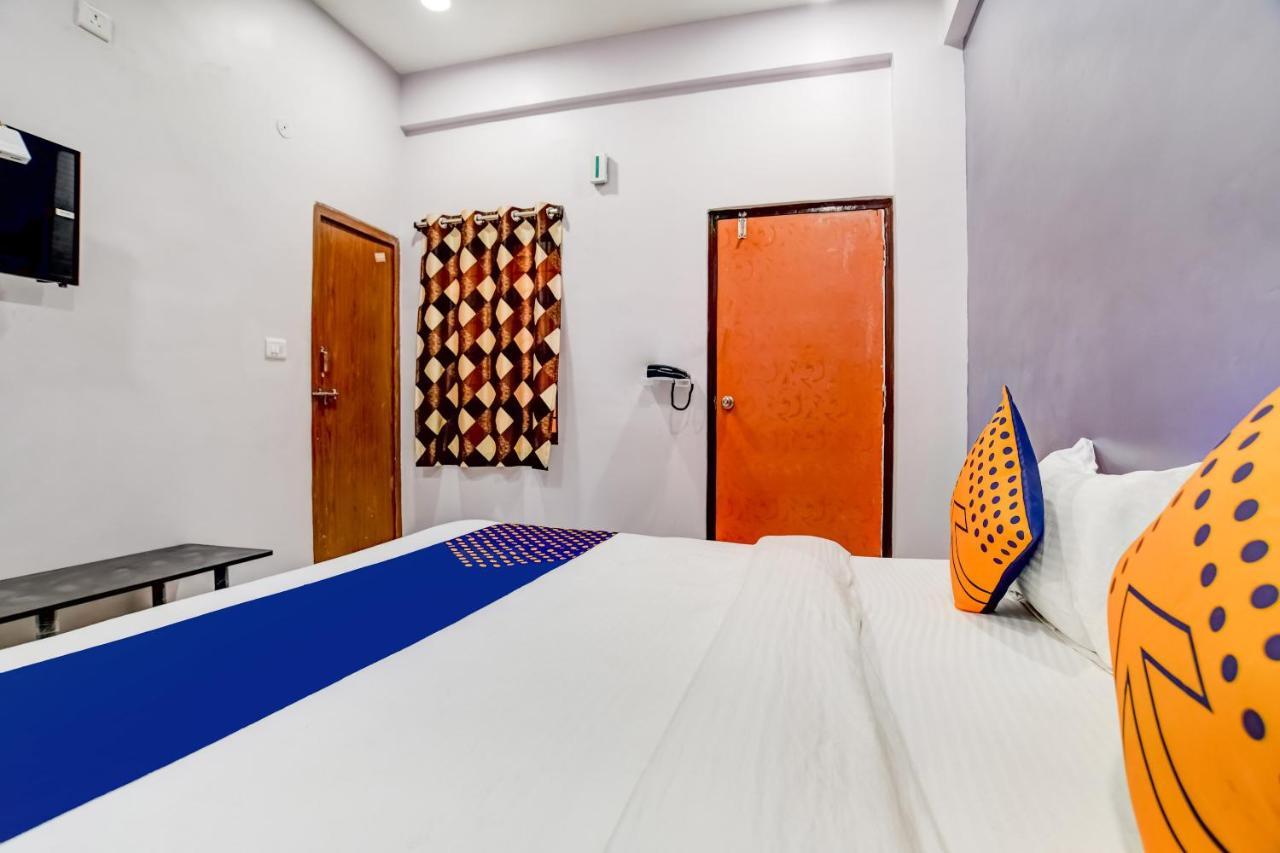 Spot On 76764 Hotel Lux Indore Esterno foto